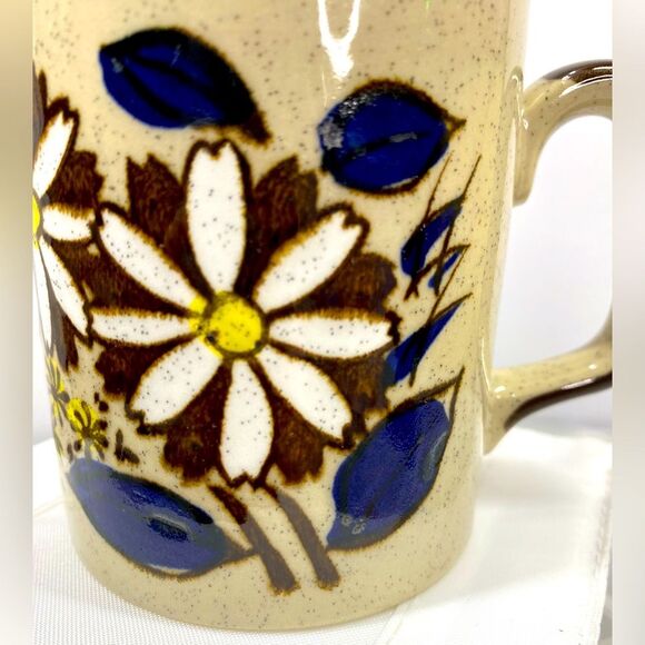 Stoneware Coffee Cup White Brown Cobalt Blue Flower Green Interior Mug Vtg 70s - Picture 8 of 11